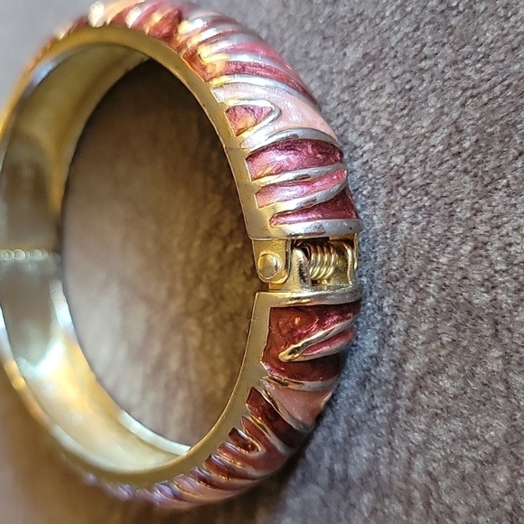 VTG 1990s Oxblood Cloisonne Animal Striped Clamper Bracelet - Picture 3 of 5